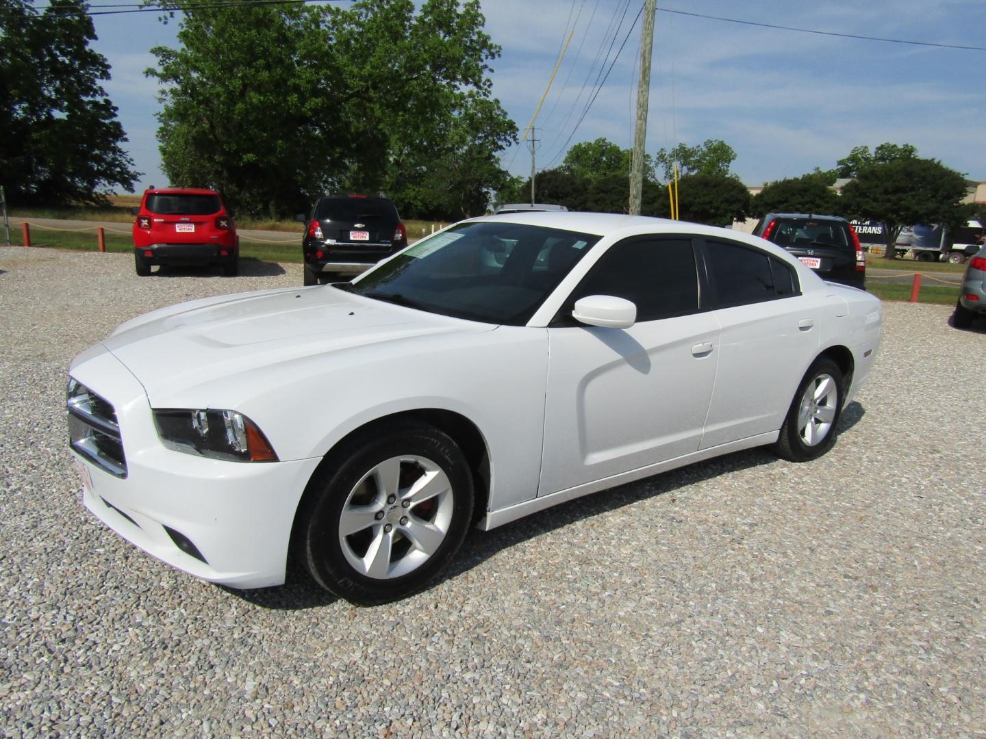 2014 White /Tan Dodge Charger SE (2C3CDXBG6EH) with an 3.6L V6 DOHC 24V engine, Automatic transmission, located at 15016 S Hwy 231, Midland City, AL, 36350, (334) 983-3001, 31.306210, -85.495277 - Photo#2